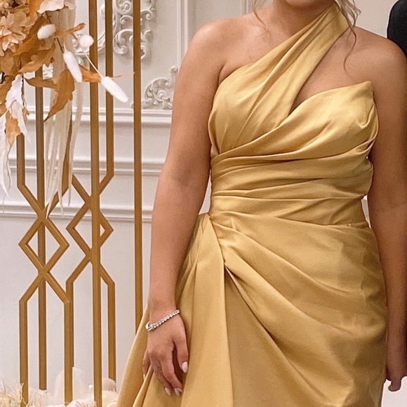 Long Gown - Picture 7 of 7